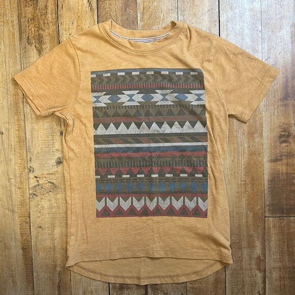 Art Class shirt size 6 to 7 boys Brown Tan Graphic Short Sleeve shirt Aztec boho - Picture 1 of 5